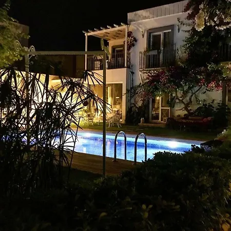 Mu Suites The Szálloda Ortakent